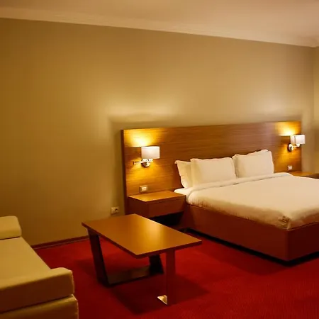 Jaroal ساراندا