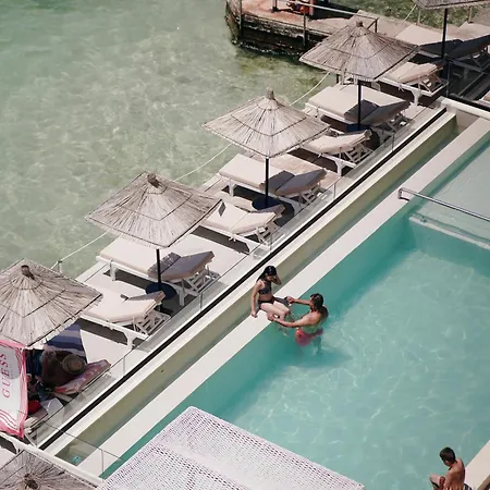 Jaroal ساراندا