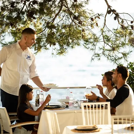 Jaroal Hotel 4*