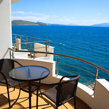Jaroal ホテル Sarandë
