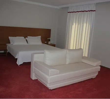 ホテル Jaroal Sarandë