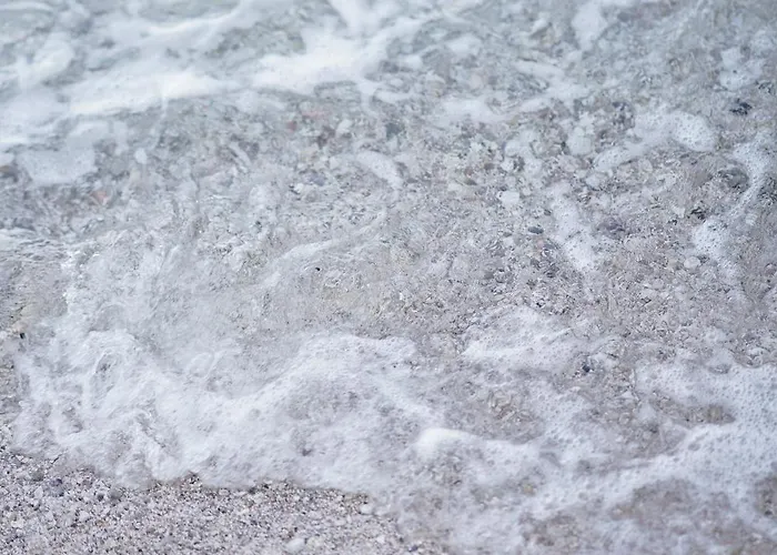 亚若奥酒店 4* Sarandë