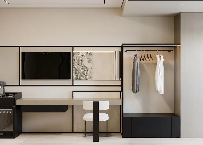 亚若奥酒店 4* Sarandë