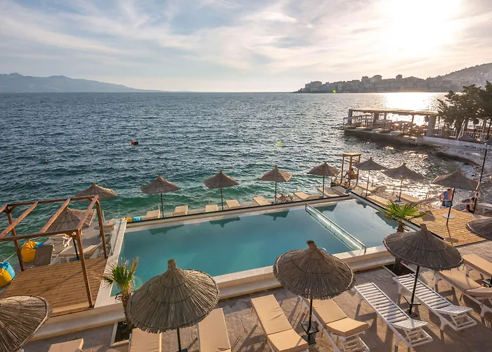 亚若奥酒店 Sarandë