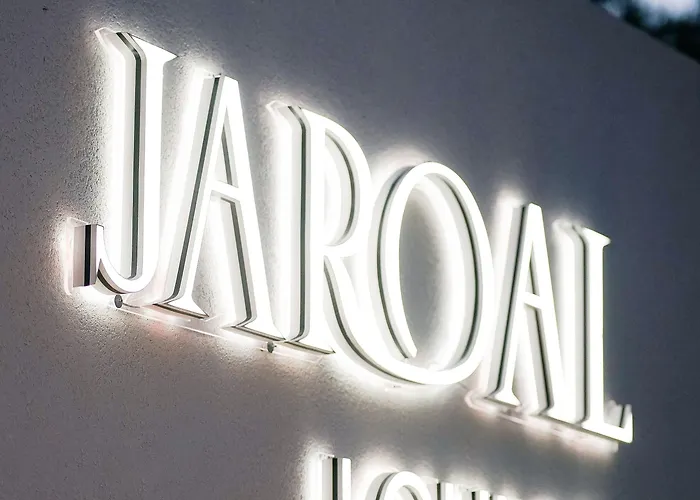 亚若奥酒店 4* Sarandë